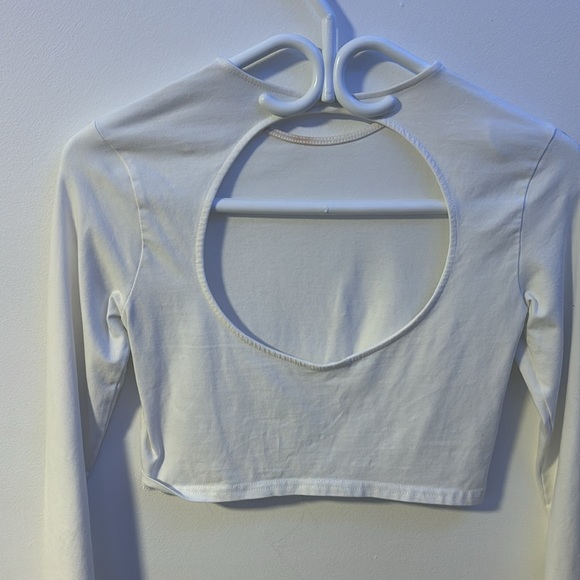 White long sleeves open back Garage top - Picture 2 of 2